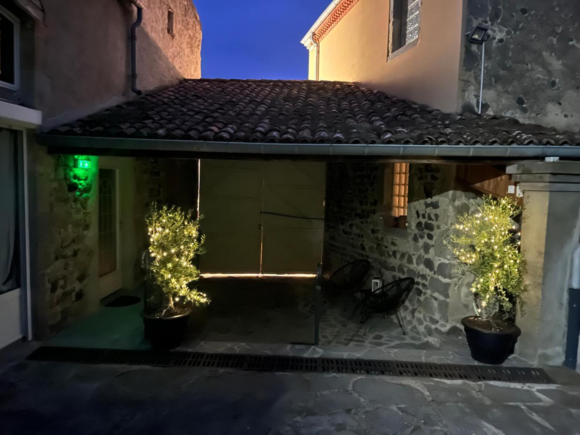 Hotel La Cour Carree Perrier Esterno foto
