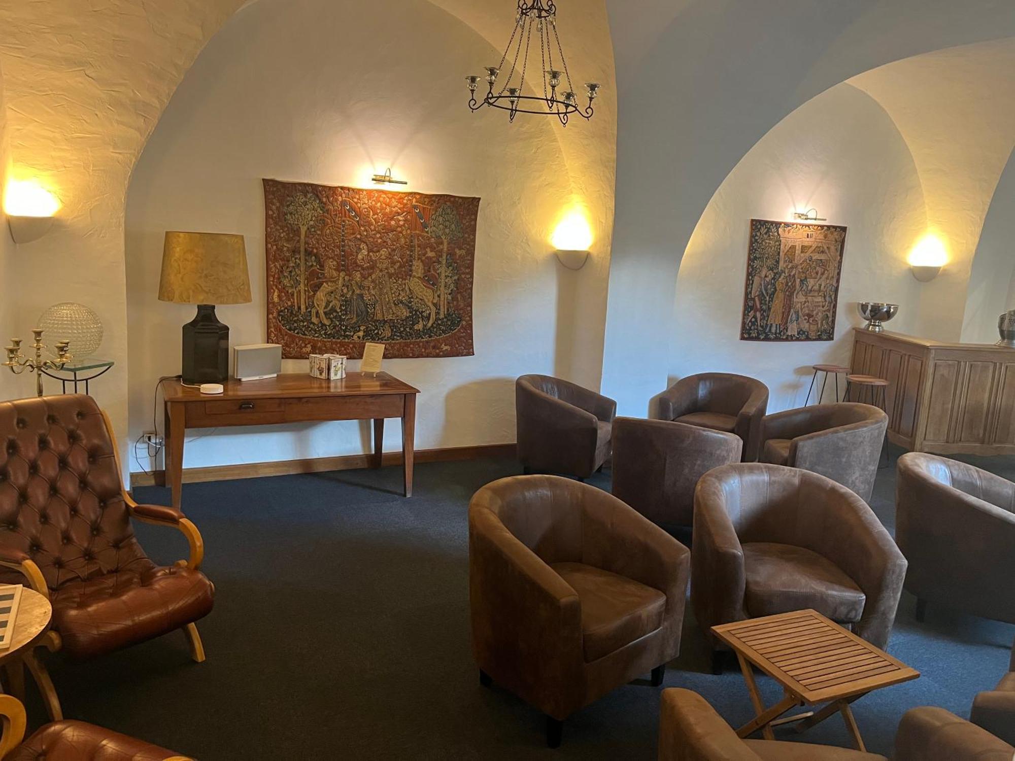 Hotel La Cour Carree Perrier Esterno foto